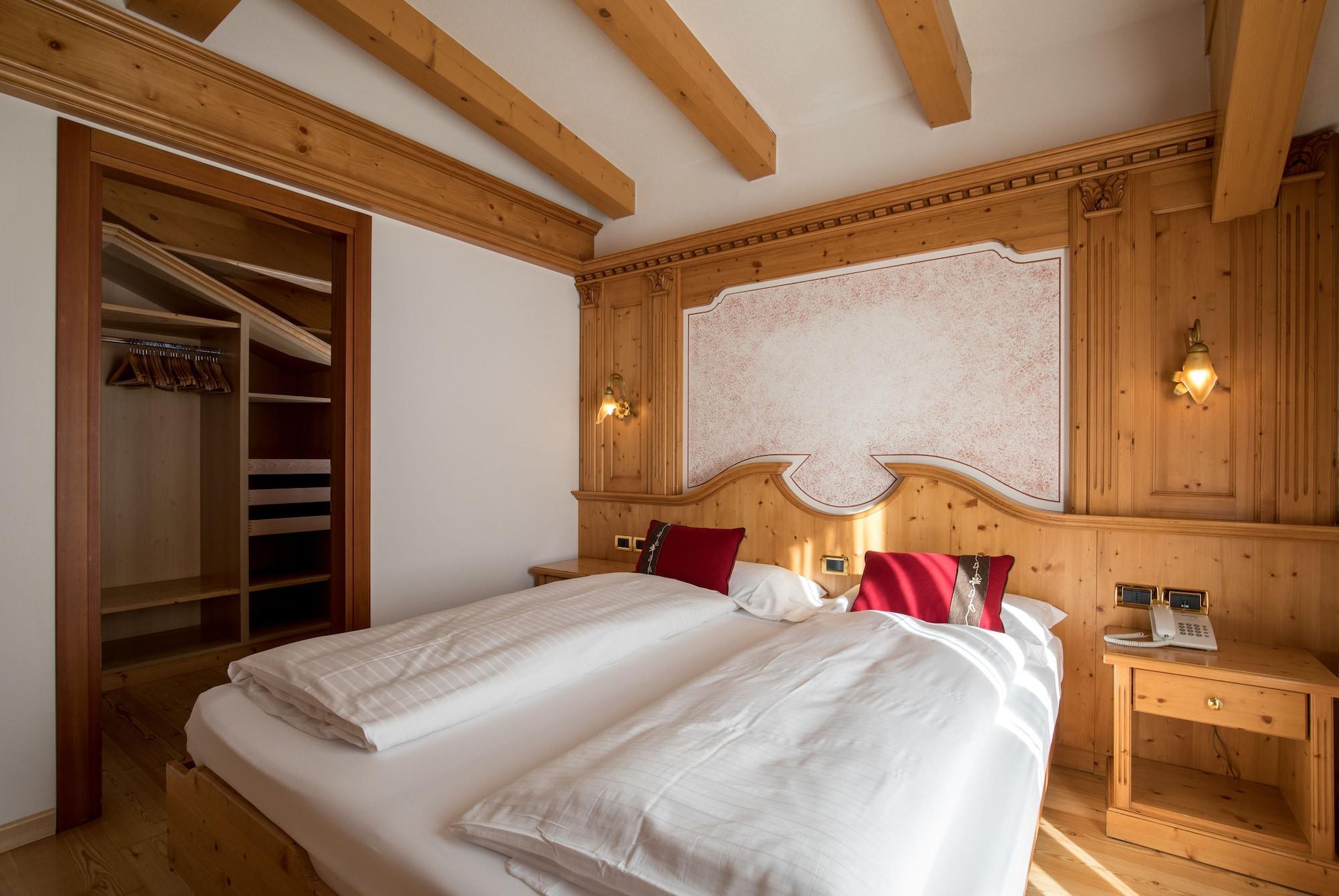 Hotel Chalet All'Imperatore Madonna di Campiglio Luaran gambar